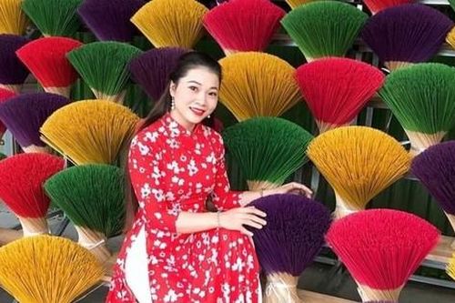 Làng hương Quảng Phú Cầu rực rỡ sắc màu thu hút giới trẻ đến chụp ảnh, quảng bá du lịch