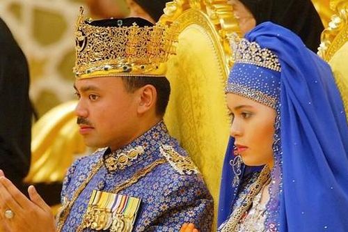 Chiếc váy cưới hoàng gia đắt nhất