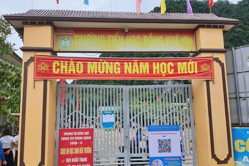 Công an điều tra nghi vấn thầy giáo 'sàm sỡ' học sinh nữ trong trường