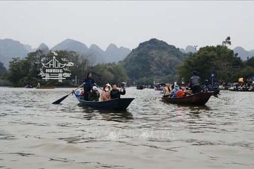 Dịch vụ phục vụ lễ hội ở Hà Nội còn những 'hạt sạn'