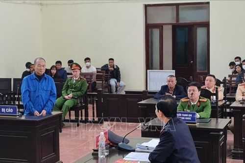Lĩnh án 12 tháng tù giam vì chống người thi hành công vụ