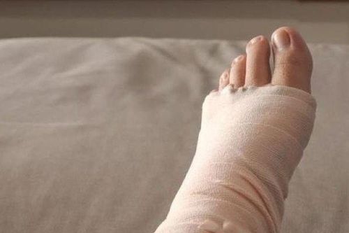 Bé trai 11 tuổi tử vong sau khi bị đau chân, biết lý do ai cũng sốc