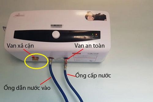 Bình nóng lạnh có 1 'công tắc ẩn', nhà nào biết mở ra dùng 10 năm vẫn bền lại không lo tốn điện