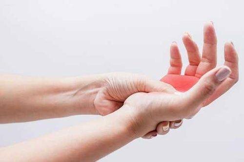 Dấu hiệu bàn tay cảnh báo căn bệnh vô cùng nguy hiểm rất nhiều người Việt vẫn cố tình bỏ qua