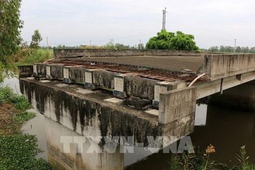Đồng Tháp chưa hoàn thành cầu Gáo Giồng sau nhiều năm xây dựng