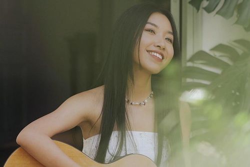 Vy Vy: Tác giả đứng sau ca khúc 'gây bão' mạng xã hội của Nam Em là ai?