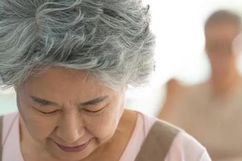 Thấy tôi muốn nghỉ việc, bà chủ nhà tặng 10 cây vàng để giữ chân ở lại