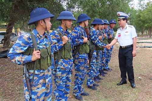Kiểm tra công tác chuẩn bị huấn luyện tại Lữ đoàn 957, Vùng 4 Hải quân