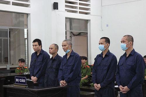Đi đòi nợ lại cướp ô tô, 5 bị cáo lãnh án