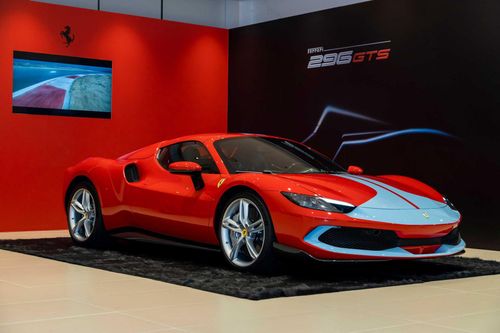 Ferrari 296 GTS trình làng tại thị trường Việt Nam