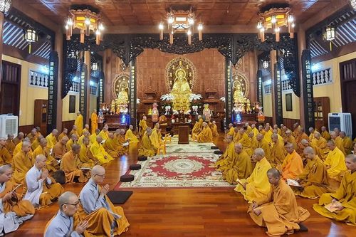Chư Tăng Ni Q.Tân Bình Bố-tát tụng giới tại chùa Hải Quang