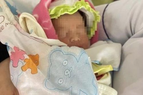 Tin 21/2: Trần tình của chỉ huy trưởng quân sự xã vụ bé gái bị bỏ rơi bên miệng cống; xác minh clip nữ sinh lớp 9 bị đánh đập, làm nhục phản cảm