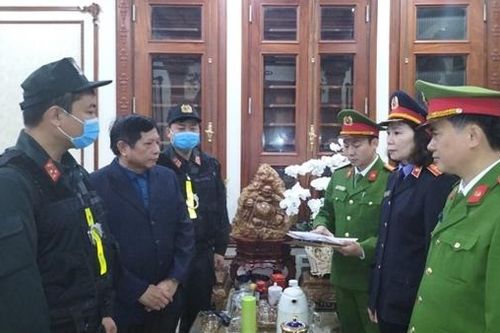 Chính quyền tắc trách, doanh nghiệp lộng hành