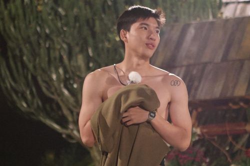 Nhà sản xuất 2 ngày 1 đêm lên tiếng về cảnh HIEUTHUHAI bị lột đồ