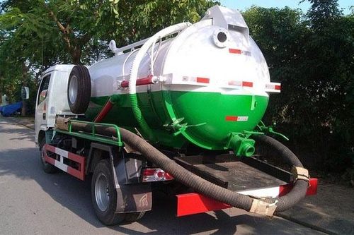 TP.HCM xử lý nghiêm tình trạng đổ bùn hầm cầu trái quy định