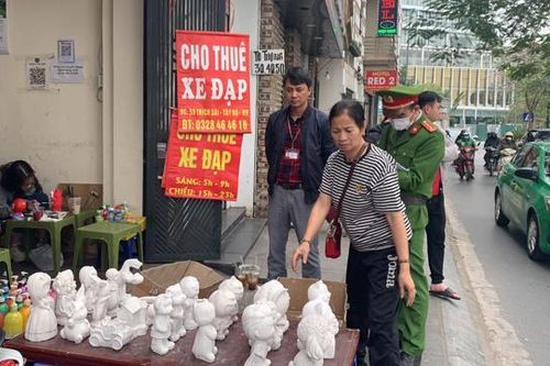 Các hộ kinh doanh cam kết không lấn chiếm lòng đường vỉa hè