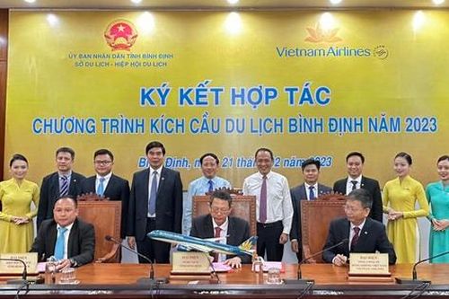 Bình Định và Vietnam Airlines hợp tác kích cầu du lịch năm 2023