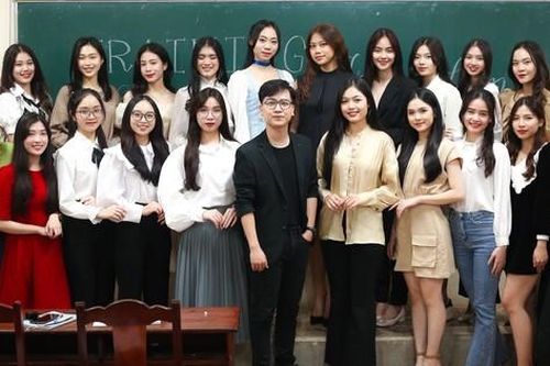 BTV Hữu Trí 'thị phạm' hùng biện cho Top 20 Press Beauty 2023
