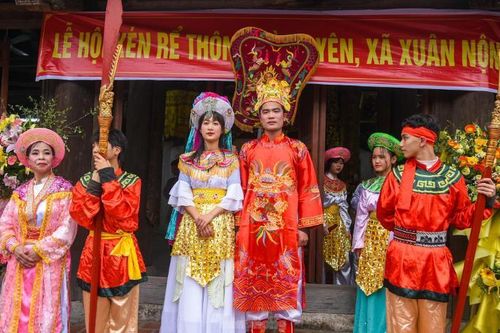 Hà Nội: thi câu ếch, bắt lươn... để kén rể cho nữ 'tướng quân'