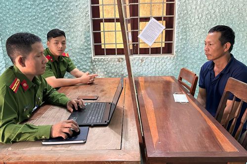 Người đàn ông đánh shipper gãy hai tay khai gì với công an?