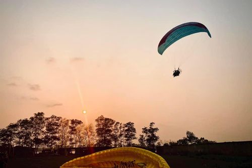 Trải nghiệm cảm giác lạ với Dù lượn Festival 'Về miền Quan họ 2023'