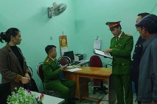 Khởi tố 2 cán bộ phường chiếm đoạt tiền hỗ trợ thiên tai của người dân