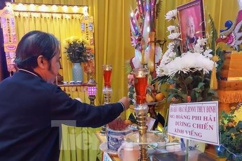 Đồng nghiệp tiễn biệt nghệ sĩ Thiên Kim