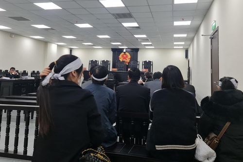Dùng hung khí hỗn chiến, nhóm thanh niên lãnh án tù