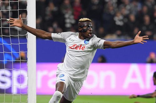Napoli xuất sắc đánh bại Frankfurt trên sân khách