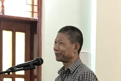 Mua lựu đạn để đi săn, người đàn ông lĩnh án 18 tháng tù