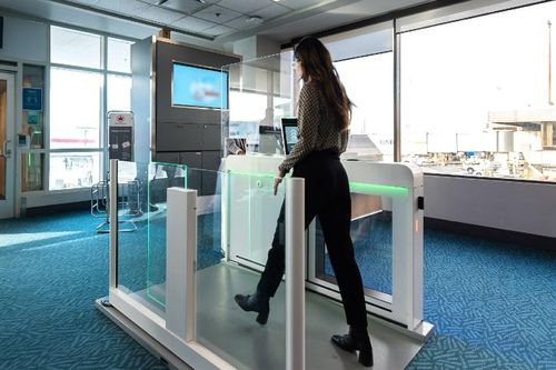 Hãng hàng không đầu tiên ở Canada dùng nhận dạng khuôn mặt cho khách