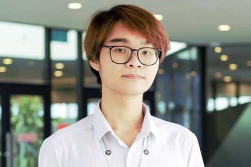 Nam sinh giành học bổng nhờ viết bài luận về hành trình thừa nhận giới tính thật
