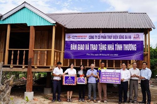Thủy điện Sông Ba Hạ chung tay xóa nhà tạm tại xã KrôngPa