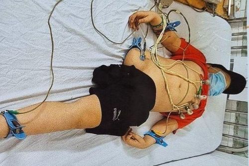 Mở rộng lòng từ: Nhà nghèo bị ung thư xương