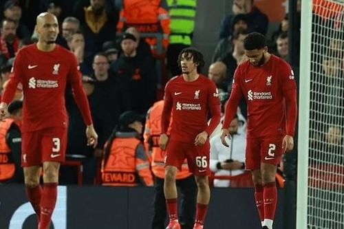 Cổ động viên Liverpool chỉ trích UEFA trong ngày The Kop thua thảm