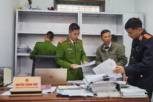Quảng Bình: Khởi tố 2 cán bộ phường chiếm đoạt tiền hỗ trợ lũ lụt của dân