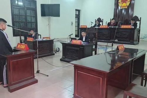 Lĩnh án 7 năm tù vì lừa hơn 239 triệu tiền 'chạy việc'