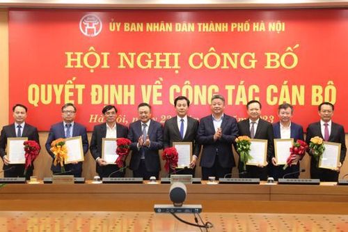 UBND TP Hà Nội công bố các quyết định về công tác cán bộ