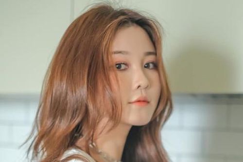 Dân tình giật mình khi biết tuổi thật của 'hot girl' Ribi Sachi thuộc nhóm hài tỷ view FAPTV