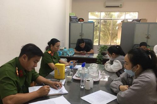 Bắt băng nhóm mang quan tài đi đòi nợ thuê 1.000 tỷ đồng