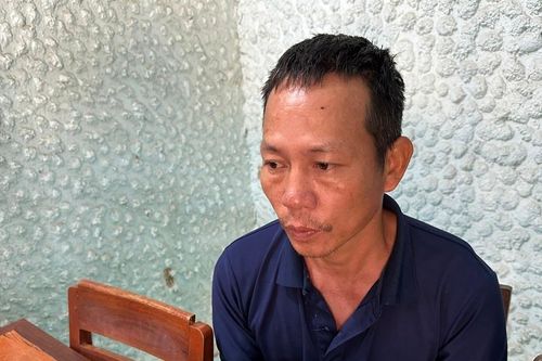Quảng Ngãi: Tống đạt quyết định khởi tố bị can đánh gãy tay nhân viên giao hàng