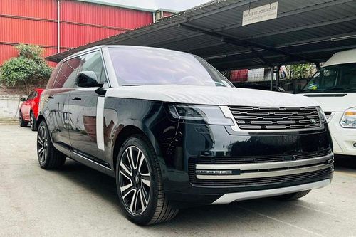 'Thương lái' bán Range Rover 2023 mới tinh tới 12 tỷ tại Việt Nam