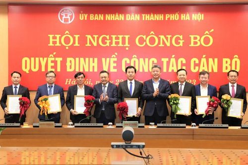 Hà Nội bổ nhiệm tân Giám đốc Sở NN&PTNT và điều động nhiều cán bộ