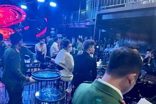13 'dân chơi' dương tính với ma túy trong quán bar Rex