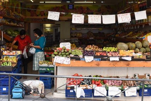 Chi phí sinh hoạt tại Tây Ban Nha vẫn đắt đỏ bất chấp các nỗ lực bình ổn giá