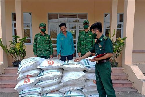 Phát hiện vụ vận chuyển 1 tấn đường cát nhập lậu bằng thuyền máy