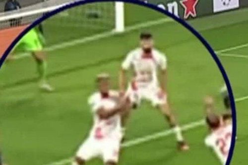 Fan Man City nổi điên vì đội nhà bị mất 1 quả penalty