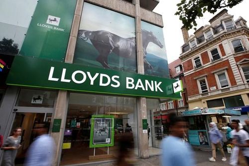 Lloyds báo cáo lợi nhuận sụt giảm trong năm 2022