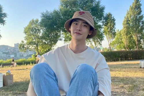 Lee Jong Suk nói về IU: 'Cô ấy là nguồn ý chí và sức mạnh của tôi'