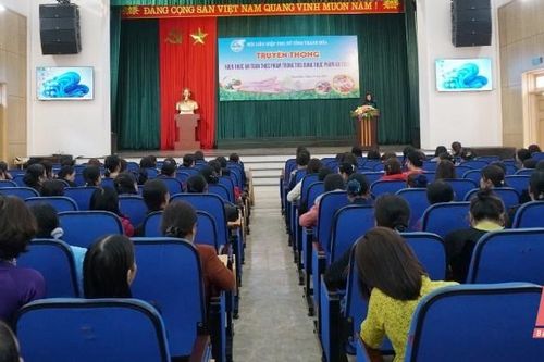 Truyền thông và tập huấn kỹ năng giám sát Chi hội phụ nữ 'tự quản về vệ sinh, an toàn thực phẩm'